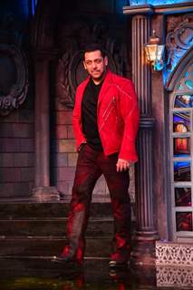 Salman Khan first look from the set of Bigg Boss 17 