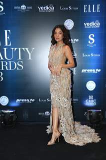Janhvi Kapoor, Divya Khosla Kumar, Ananya Panday and others celebs snapped at Elle Beauty Awards 2023