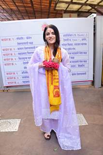 Radhika Madan at Siddhivinayak Mandir to seek bleessing 