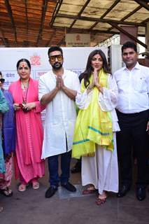Shilpa Shetty, Raj Kundra visit Siddhivinayak Temple ahead of UT69 release