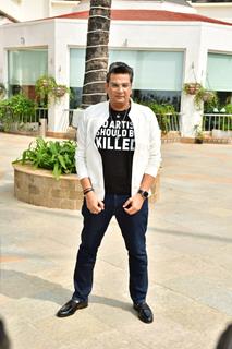 Mukesh Chhabra snapped promoting upcoming show Chamak 