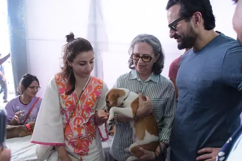 Saif Ali Khan, Soha Ali Khan and Sharmila Tagore spotted at Adoptathorn event