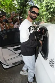 Shahid Kapoor snapped in Bandra 