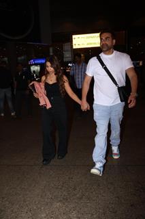 Arbaaz and Sshura spotted at the airport 