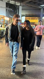 Hrithik Roshan and Saba Azad spotted at the airport 