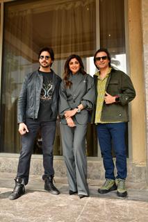 Rohit Shetty, Sidharth Malhotra, Shilpa Shetty and Vivek Oberoi snapped promoting their upcoming film Indian Force Police 