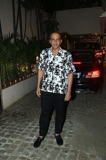 Ashutosh Gowariker was spotted at the birthday bash of Javed Akhtar 