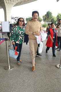 Udit Narayan snapped at the Mumbai airport 