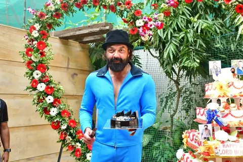 Bobby Deol celebrates her birthday with paps 