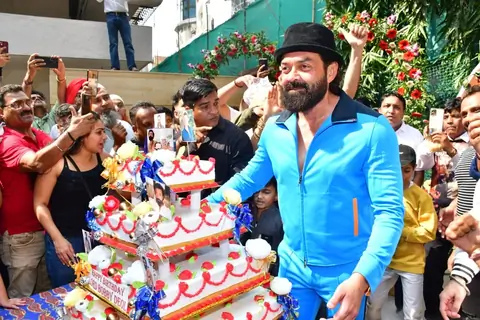 Bobby Deol celebrates her birthday with paps 