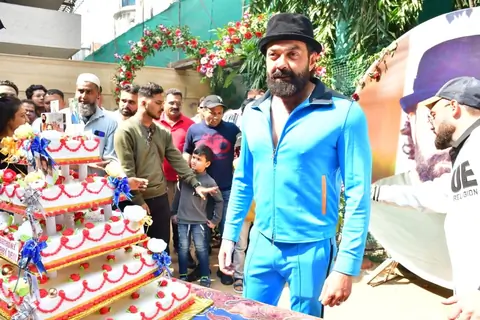 Bobby Deol celebrates her birthday with paps 