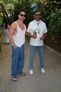 Jackie Shroff and Tiger Shroff snapped in the city 