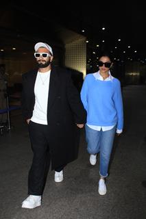 Deepika Padukone and Ranveer Singh  snapped at the airport