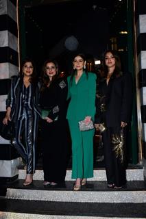 Neelam Kothari, Seema Khan, Maheep Kapoor and Bhavana Pandey  snapped at Torii restaurant in Khar