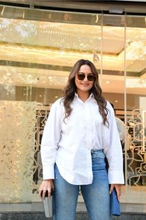 Sonakshi Sinha snapped in the city