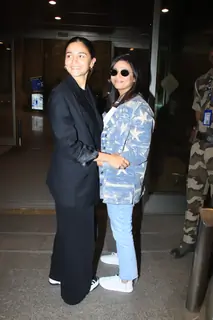 Alia Bhatt and Shaheen Bhatt spotted at the airport
