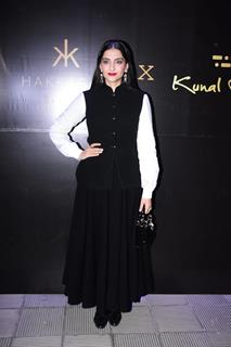 Sonam Kapoor snapped at Hakkasan