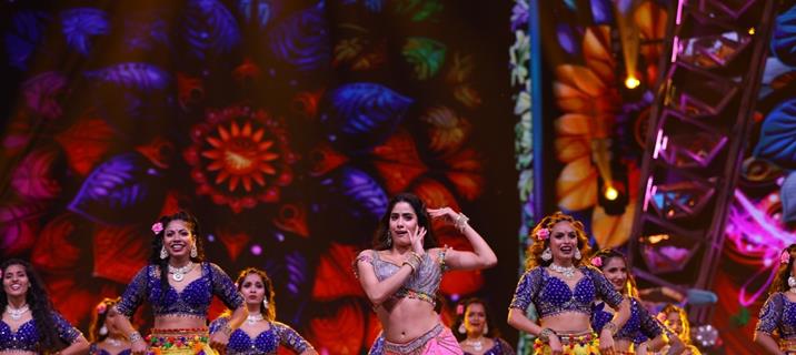 Celebrities performing at the Filmfare Awards