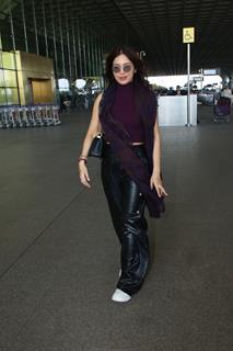 Bhumi Pednekar snapped at the Mumbai airport 