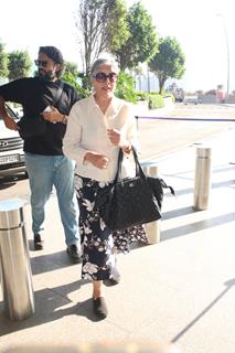 Zeenat Aman snapped at the Mumbai airport 