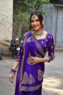 Madhuri Dixit spotted on the set of Dance Deewane 4