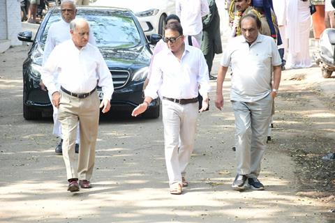 Celebrities attend Pankaj Udhas Funeral