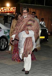 Amitabh Bachchan spotted at Jamnagar airport