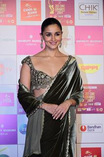 Alia Bhatt snapped at at Zee Cine Awards 2024