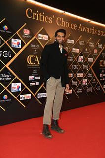 Akshay Oberoi grace the Critics Choice Awards 2024