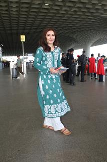Soha Ali Khan spotted at the airport