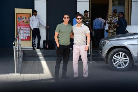 Akshay Kumar and Tiger Shroff spotted at the Kalina airport