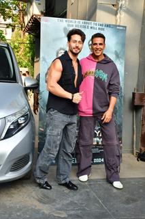 Akshay Kumar and Tiger Shroff snapped for Promotion of Bade Miyan Chote Miyaan 