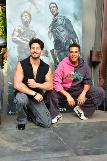 Akshay Kumar and Tiger Shroff snapped for Promotion of Bade Miyan Chote Miyaan 