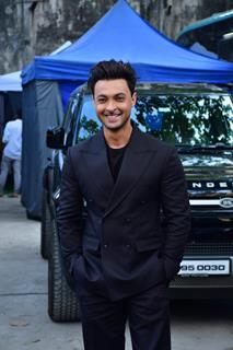 Aayush Sharma snapped on the set of Dance Deewane 4 for Ruslaan promotion