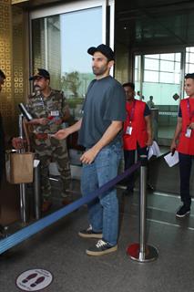 Aditya Roy Kapur snapped at the airport