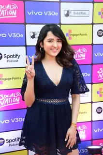 Shirley Setia grace the red carpet of Social Nation day 2
