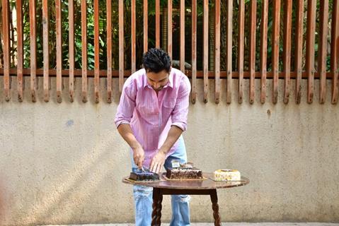 Varun Dhawan birthday celebration at his residence