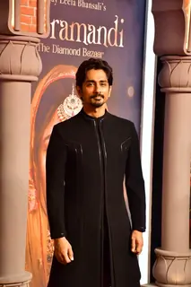 Siddharth grace the premiere of Heeramandi
