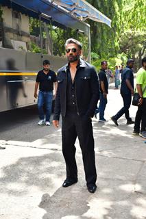 Suniel Shetty snapped on the set of Dance Deewane 4