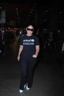 Kareena Kapoor snapped at the airport