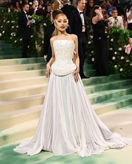 Ariana Grande grace Red carpet of Met Gala 2024 