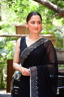 Sanjeeda Shaikh snapped promoting Heeramandi 