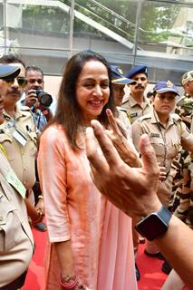 Hema Malini snapped after their Lok Sabha Election voting