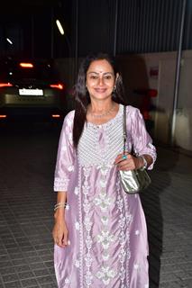 Zarina Wahab grace the screening of Mr And Mrs Mahi