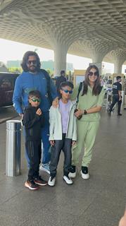 Genelia Deshmukh and Riteish Deshmukh snapped at the airport