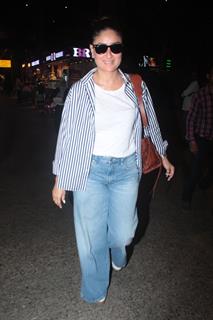 Kareena Kapoor snapped at the airport
