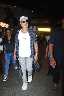 Akshay Kumar spotted at the airport