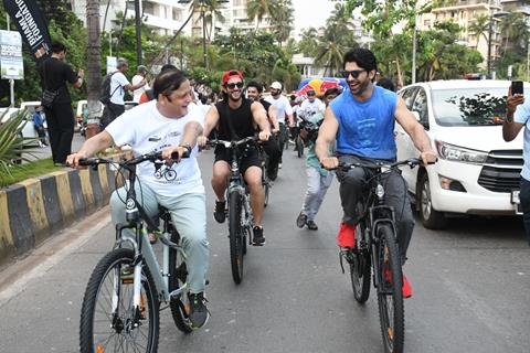 Taha Shah Badussha attend Bhamla Foundation’s Green Ride Cyclothon in Bandra