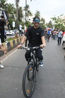 Aparshakti Khurana attend Bhamla Foundation’s Green Ride Cyclothon in Bandra