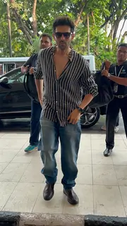 Kartik Aaryan snapped at the airport